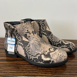 NWT Time And Tru Women's Snake Print Ankle Boots 7W Booties Wide Width